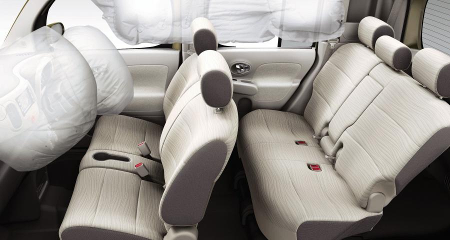  Nissan Cube 2009 года  (фото 11 из 137)